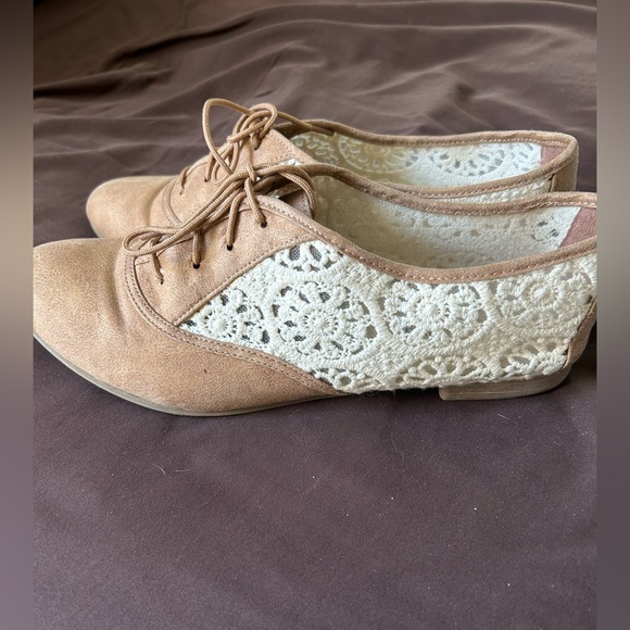Suede and Lace Women’s shoes size 8.5 - Picture 3 of 3